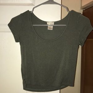 Green cropped tee